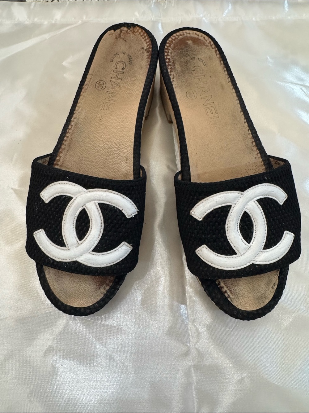 CHANEL Black and White CC Logo Sandals